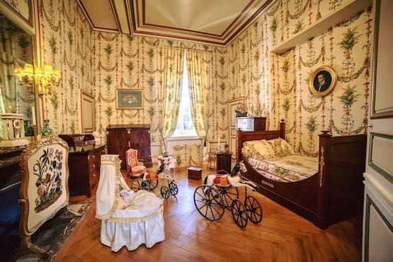 La chambre des enfants avec des jouets 19e siècle au château de cheverny