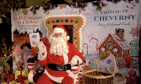 Le Père Noël attendant les enfants au château de Cheverny