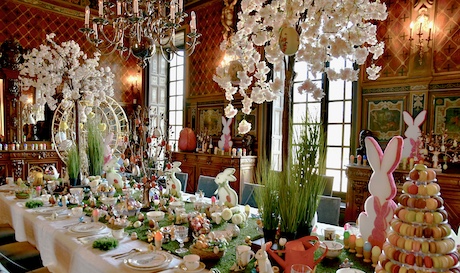 La table de Pâques toute décorée de la grande salle à manger