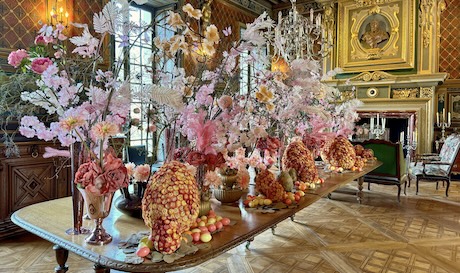 La table de Pâques toute décorée de la grande salle à manger