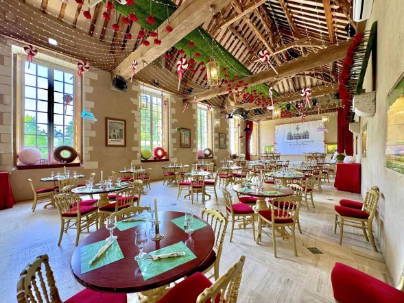 L'intérieur de l'Orangerie du Château de Cheverny, qui fait café / restaurant