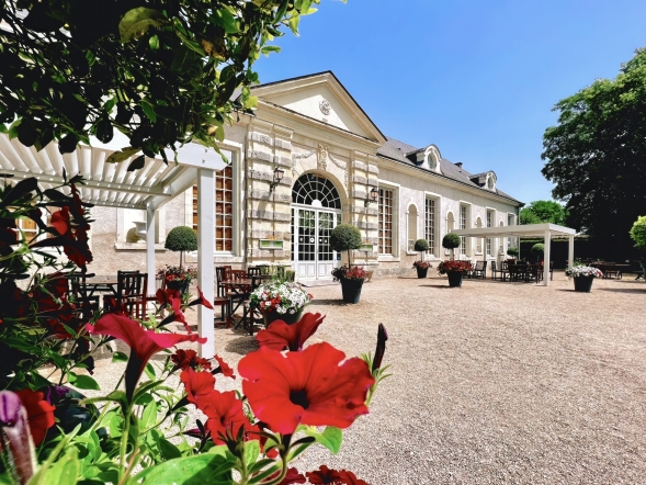 L'Orangerie du château de Cheverny accueille le café / restaurant du domaine